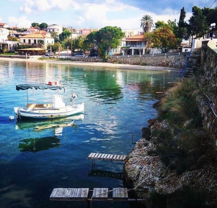 80 τ.μ. δίπλα από την θάλασσα στην ελιά. Apartment Elia (Laconia)